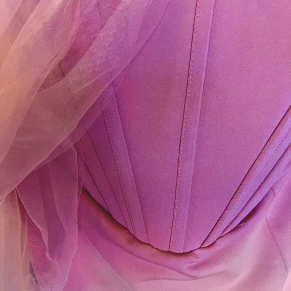 Miss Circle Zofia Pink Off the Shoulder Corset Dress. Size L - Picture 7 of 9